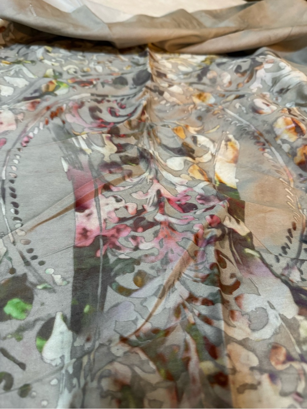 Neiman Marcus Designers Guild Floral Watercolor shower curtain in Gray and Multi - Picture 6 of 9